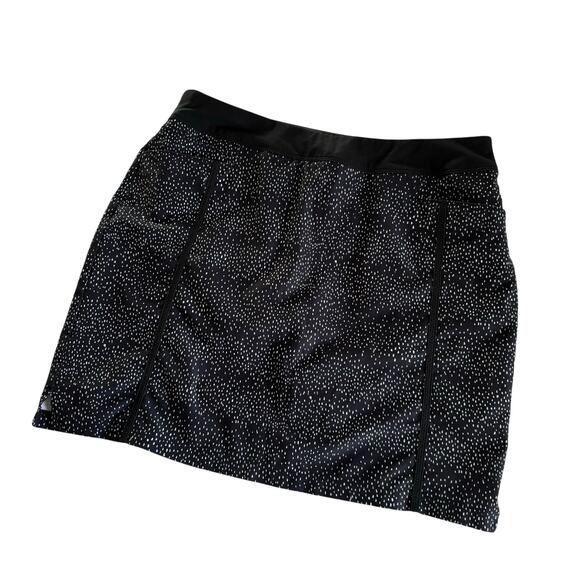 Adidas Women’s Black and White Golf Skirt Line with Shorts Size Medium - Picture 1 of 9